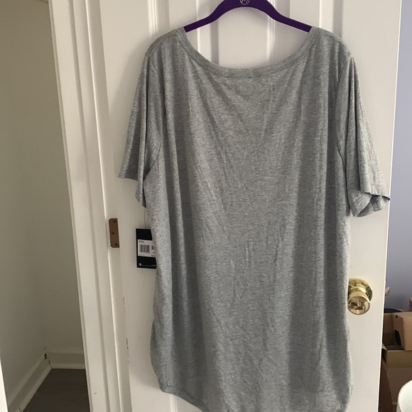 Nike top - Picture 5 of 8